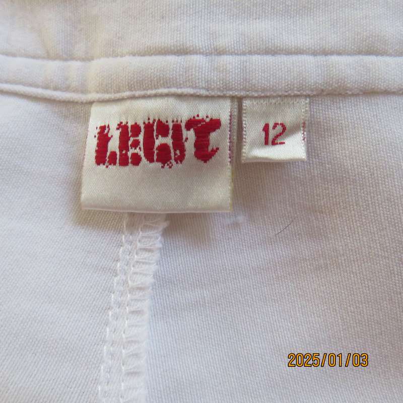 Sexy white polycotton stretch LEGIT bootlegged pants in size 34-36. No pockets. Very good condition.