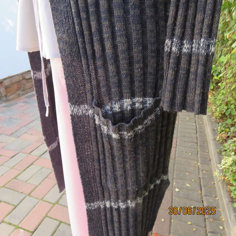 Navy-grey acrylic knit extra long open jacket. White horizontal stripe. Size 34