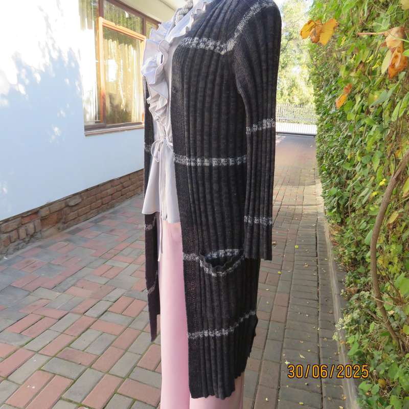 Navy-grey acrylic knit extra long open jacket. White horizontal stripe. Size 34