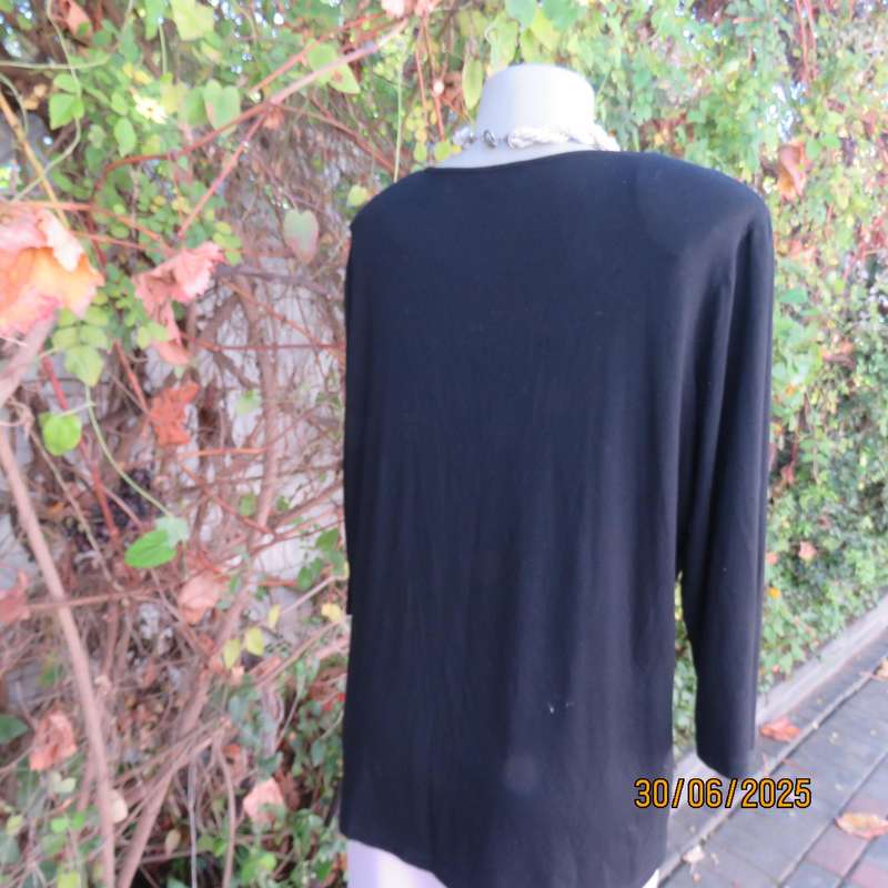 QUEENSPARK very black top with richly embellished V neckline. Size 44.