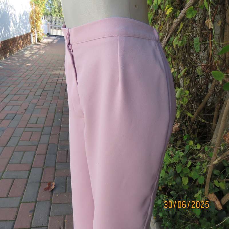 VIVARA MICHELLE pearl pink dress pink pants size 40. Elastic at waist sides.