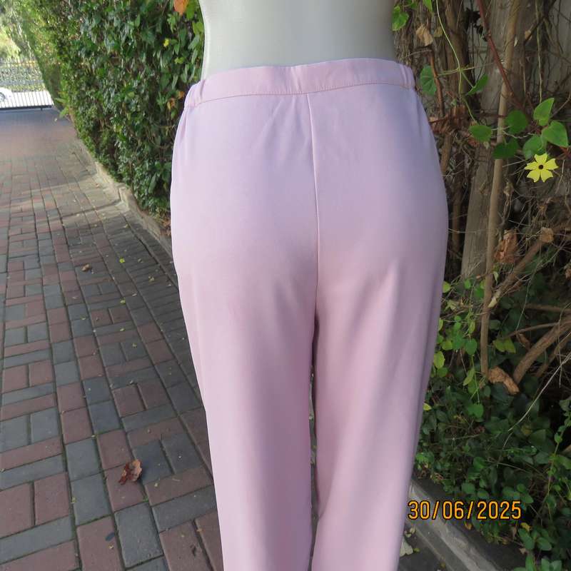 VIVARA MICHELLE pearl pink dress pink pants size 40. Elastic at waist sides.