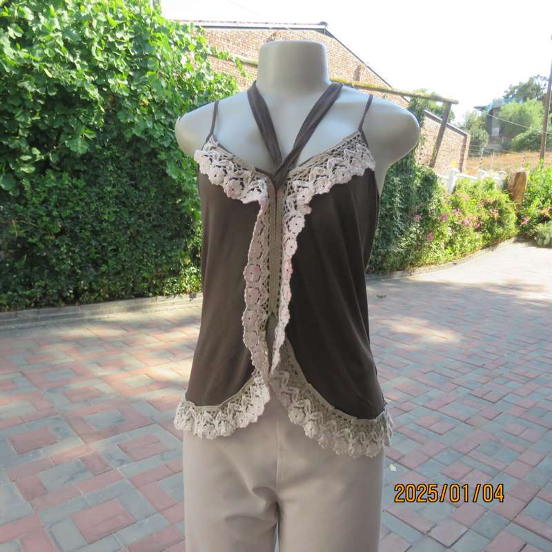 RED MOON uniquely styled brown strappy-halter neck top. Cream cotton frill all around. Size 38-40.