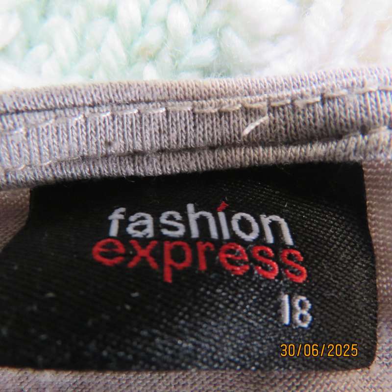 FASHION EXPRESS ecru colour blouson style slip over long sleeve poly-viscose stretch top. Size 42.