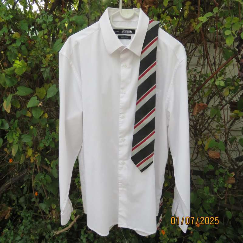 CIGNAL handsome white long sleeve regular fit men's shirt. Size XL.