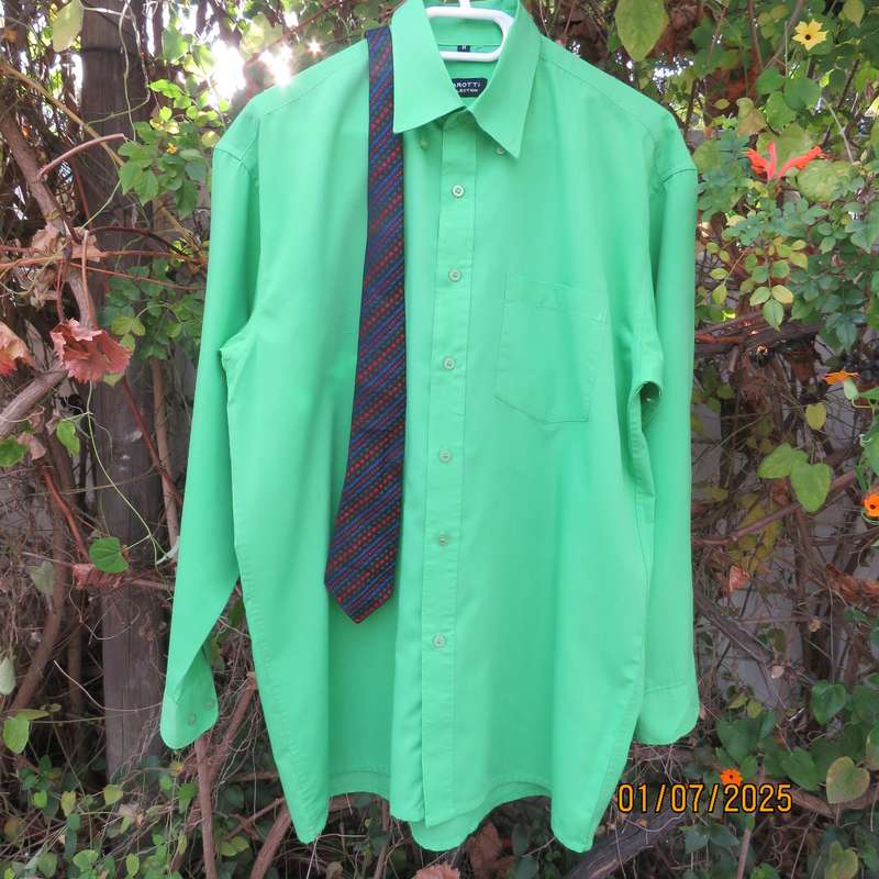 BAROTTI kelly green polycotton long sleeve men's size medium shirt. Free neck tie