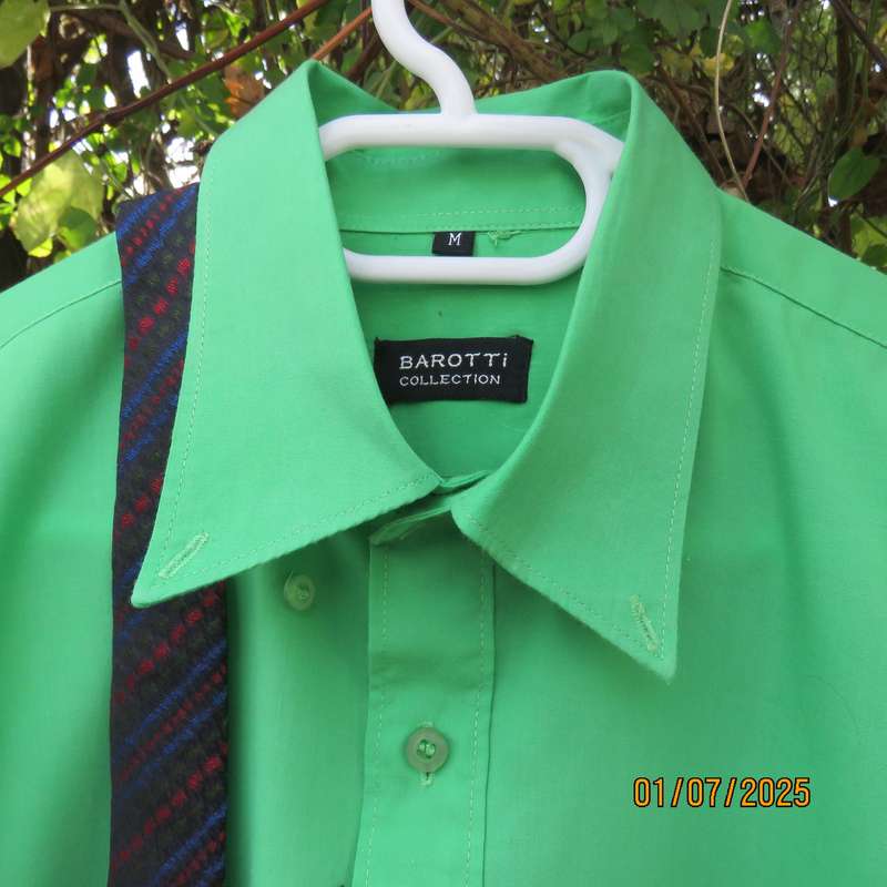 BAROTTI kelly green polycotton long sleeve men's size medium shirt. Free neck tie