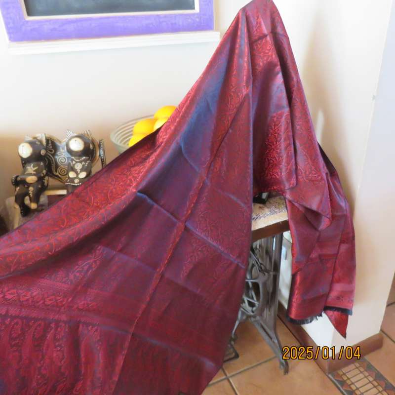 Amazing best quality 100% genuine silk red-blueblack paisley pattern 185 x75cm new scarf.