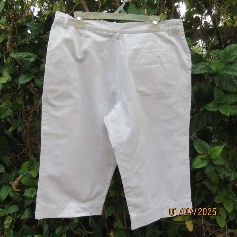 GEORGES RECH white 100% cotton cropped pants size 38. High Quality
