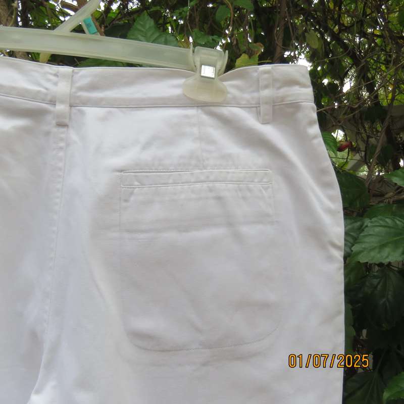 GEORGES RECH white 100% cotton cropped pants size 38. High Quality