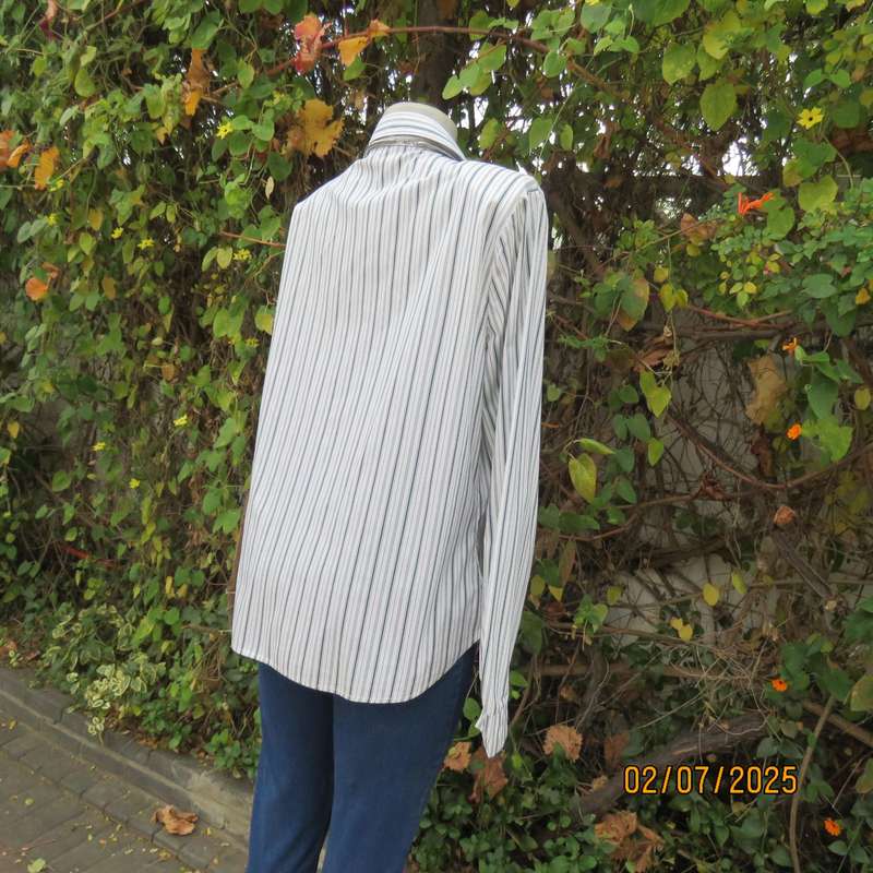 MYMODE long sleeve white-navy vertical striped poly-rayon stretch shirt. Size 40. From India