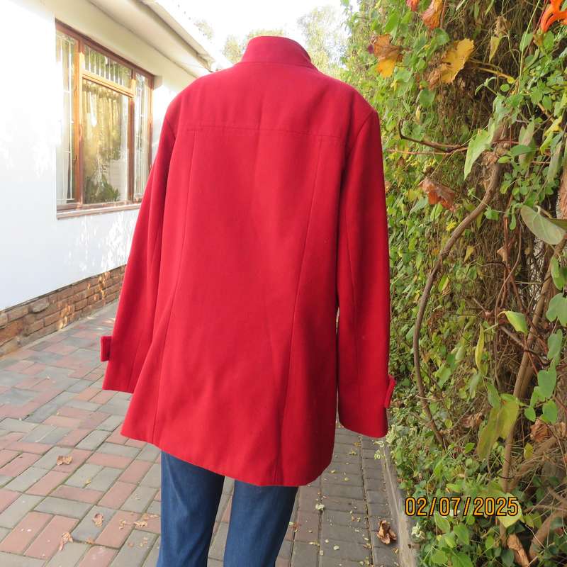 DONNA-CLAIRE red wool-polyester blend long sleeve fully lined size 42 jacket.