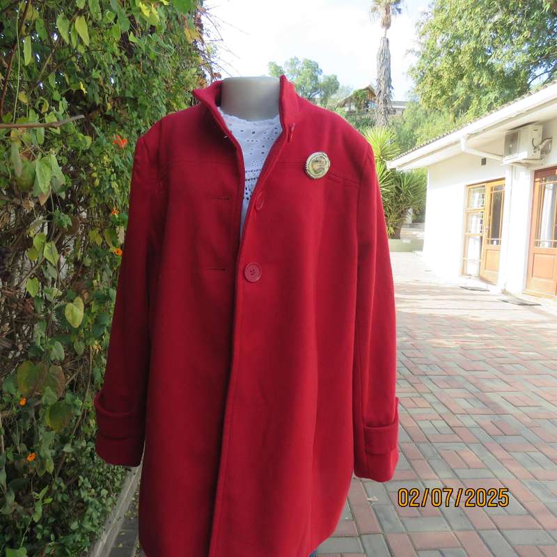 DONNA-CLAIRE red wool-polyester blend long sleeve fully lined size 42 jacket.