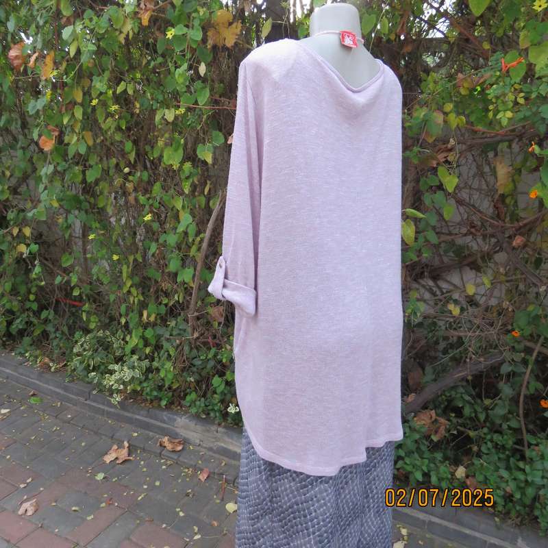 DONNA CLAIRE perfume pink poly-rayon-lurex stretch slip over knitted top. Size 50