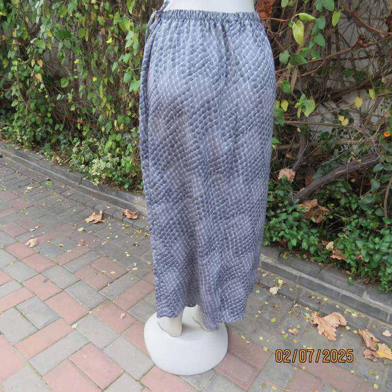 XTREME diamond print rayon-polyester long skirt in greys and pale blue. Size 36-38