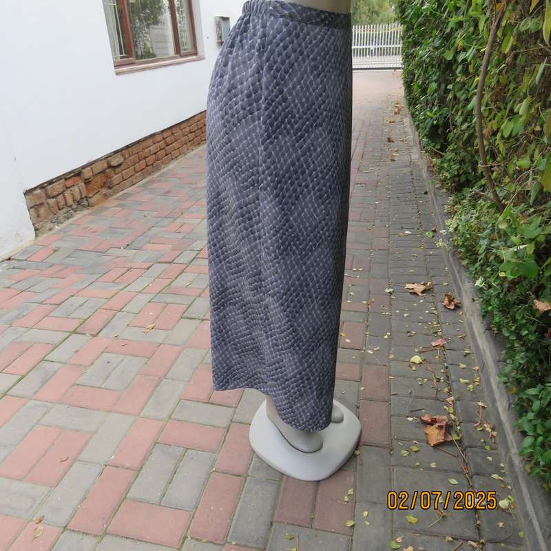 XTREME diamond print rayon-polyester long skirt in greys and pale blue. Size 36-38