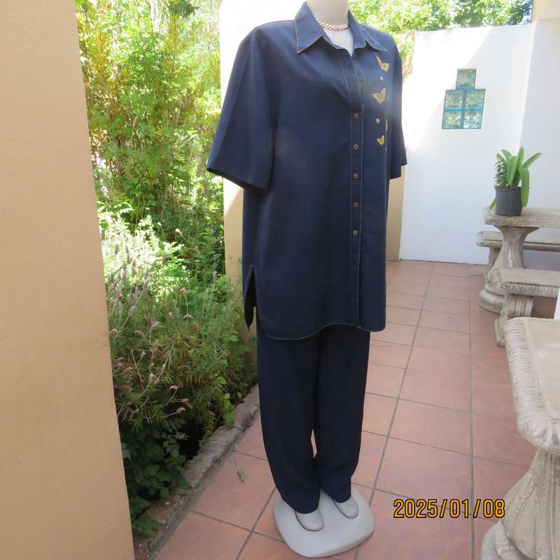DELSWA navy 2 pc pantsuit size 42. Gold colour butterfly embroidery. Short sleeve top and long pants
