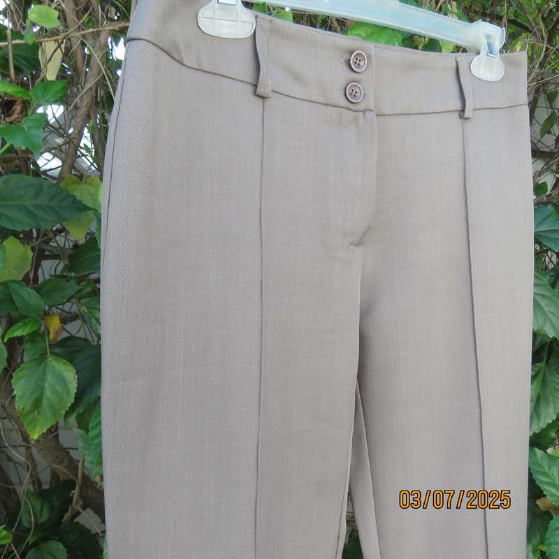 FINNEGANS light brown dress pants size 32. Straight legs. Hight quality