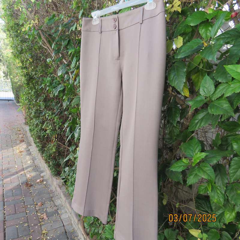FINNEGANS light brown dress pants size 32. Straight legs. Hight quality