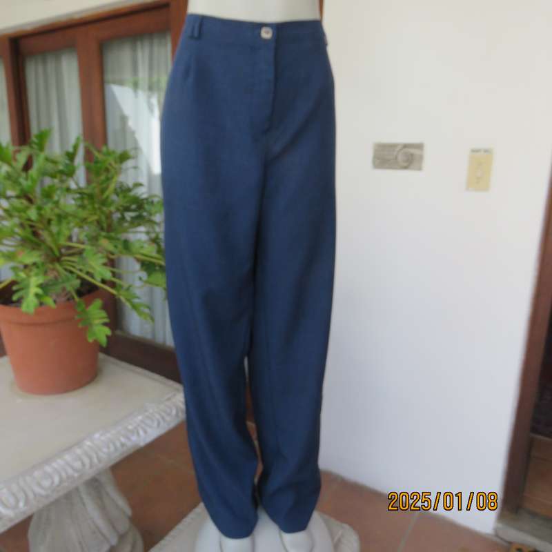 DELSWA navy 2 pc pantsuit size 42. Gold colour butterfly embroidery. Short sleeve top and long pants