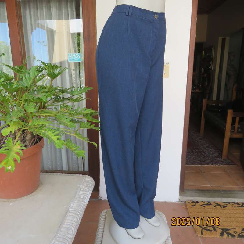 DELSWA navy 2 pc pantsuit size 42. Gold colour butterfly embroidery. Short sleeve top and long pants