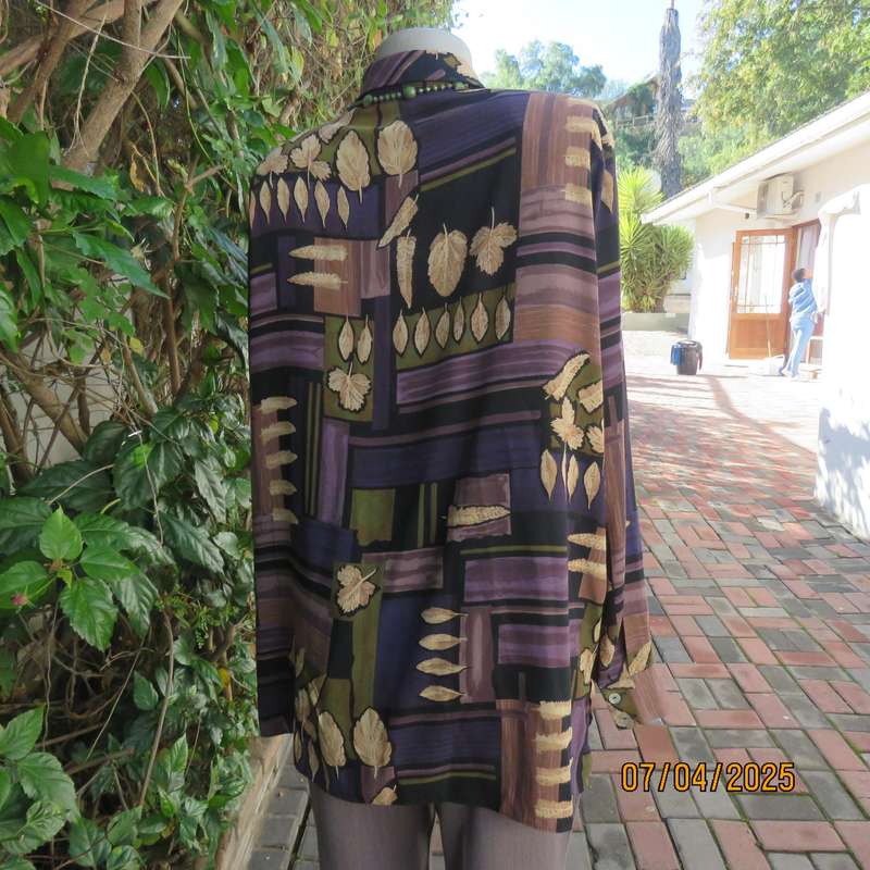 WOOLWORTHS pattern-colour block long sleeve button down polyester top. Size 46
