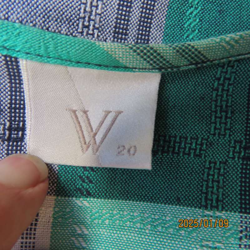 WOOLWORTHS large checked short sleeve jacket in green-navy-white.Size 44.Button down.As new