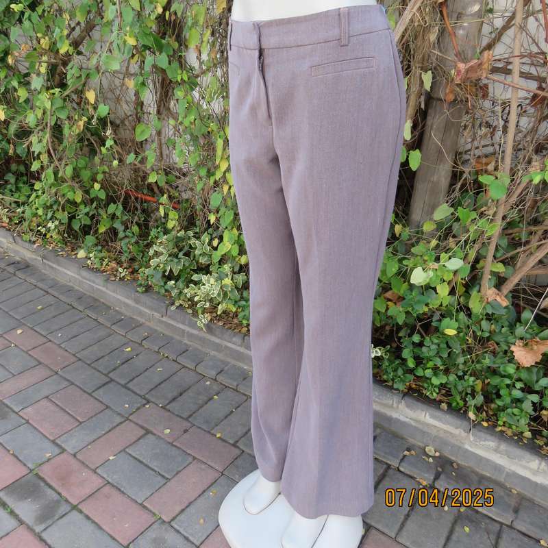 Light brown bootcut dress pants size 37. Dummy pockets. Polyester with stretch.