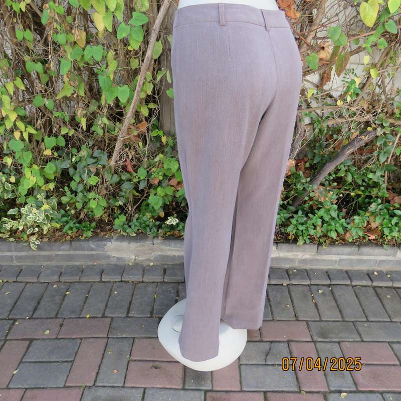Light brown bootcut dress pants size 37. Dummy pockets. Polyester with stretch.