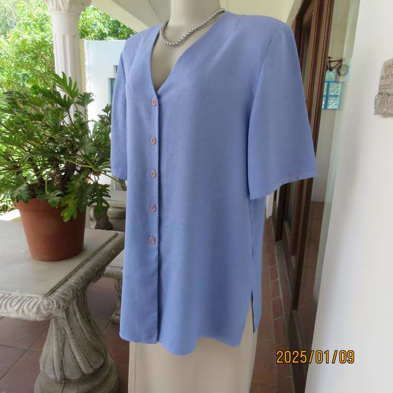DELSWA steel blue short sleeve button down V neck top-jacket. Size 40. Slitted sides. Very good cond
