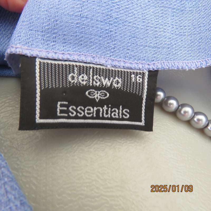 DELSWA steel blue short sleeve button down V neck top-jacket. Size 40. Slitted sides. Very good cond
