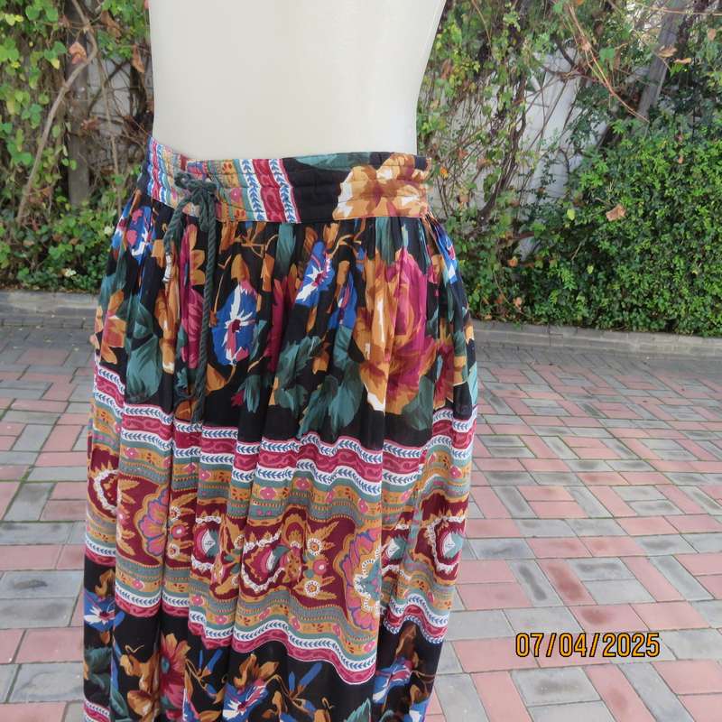 TRUWORTHS imported thin colourful bo-ho print maxi skirt. Size 42-44