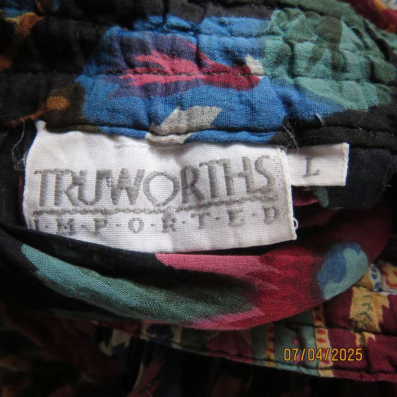 TRUWORTHS imported thin colourful bo-ho print maxi skirt. Size 42-44