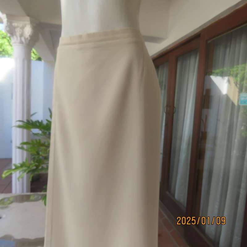 FERGIE oatmeal colour pencil skirt size 50-52. Flat front.Elasticated waist back. Front tucked seam.