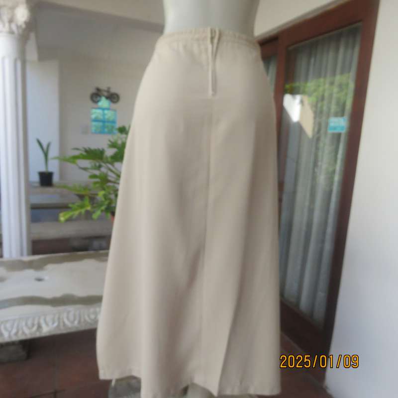 FERGIE oatmeal colour pencil skirt size 50-52. Flat front.Elasticated waist back. Front tucked seam.