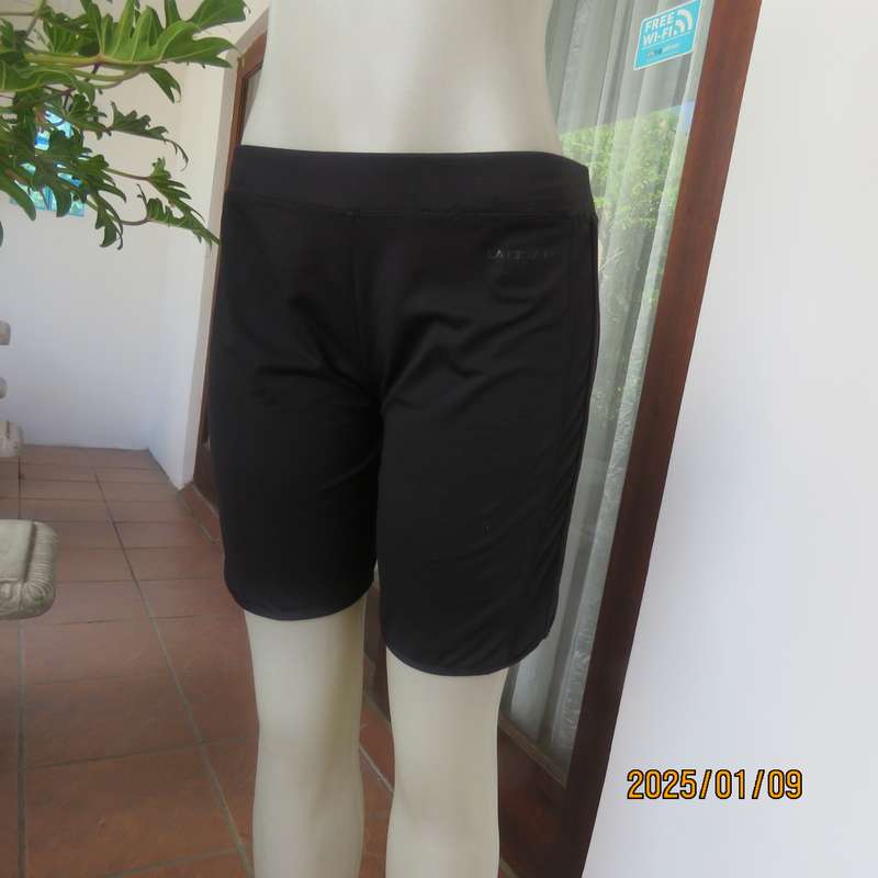 LA GEAR black polyester stretch sport pants size 40. Descent length. Mesh inlay at sides. As new con