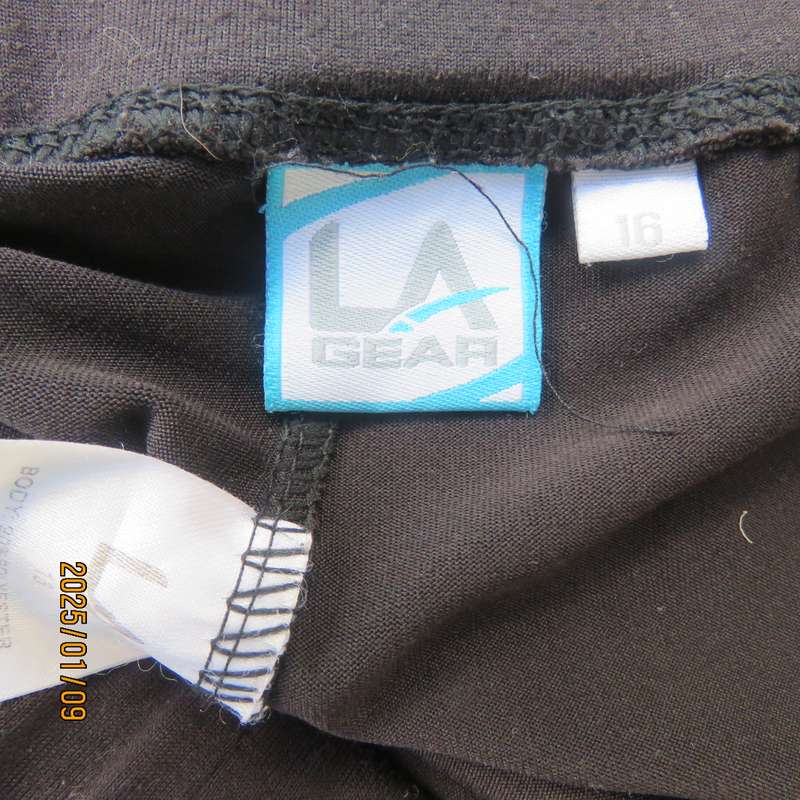 LA GEAR black polyester stretch sport pants size 40. Descent length. Mesh inlay at sides. As new con