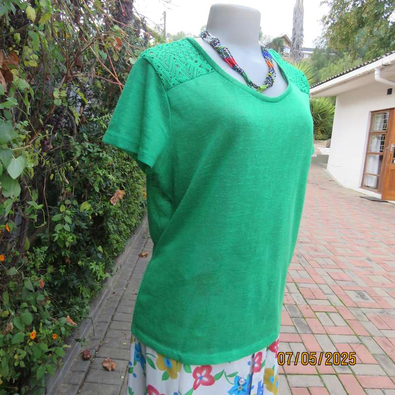 Green capped sleeve textured stretch polyester top