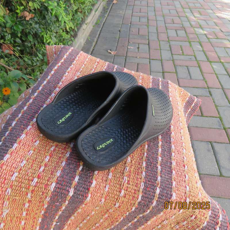 LAGUNA black slip on plastic sandals in size 5. As new.