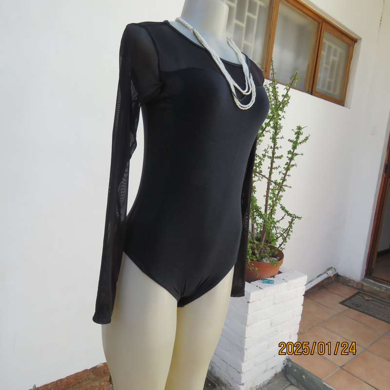 Smart JUDY'S PRIDE black bodyshirt size 32. Stretch cotton with lycra sides. Sheer stretch sleeves.