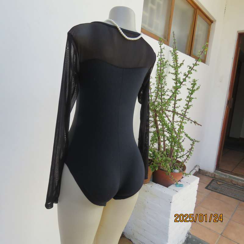 Smart JUDY'S PRIDE black bodyshirt size 32. Stretch cotton with lycra sides. Sheer stretch sleeves.