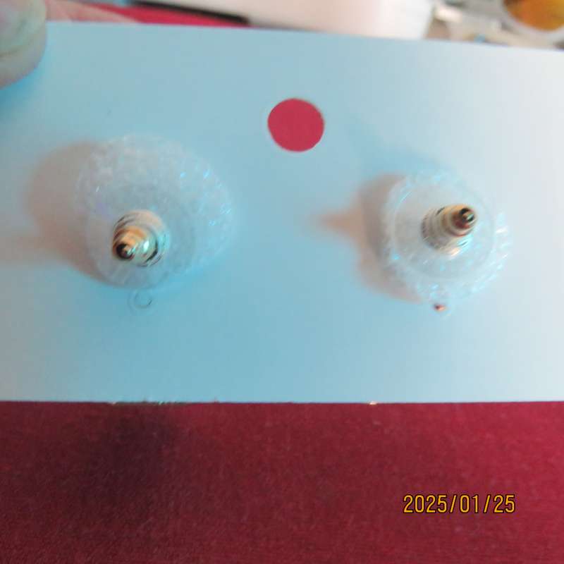Cute pale violet drop and dangle earrings. Golden with bottom in tiny glimmer stones. New item