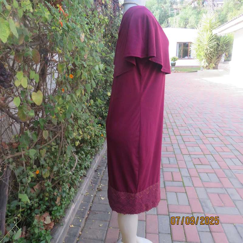 Maroon sleeveless shift dress with wide Bertha collar. Lace hem border. Size 38