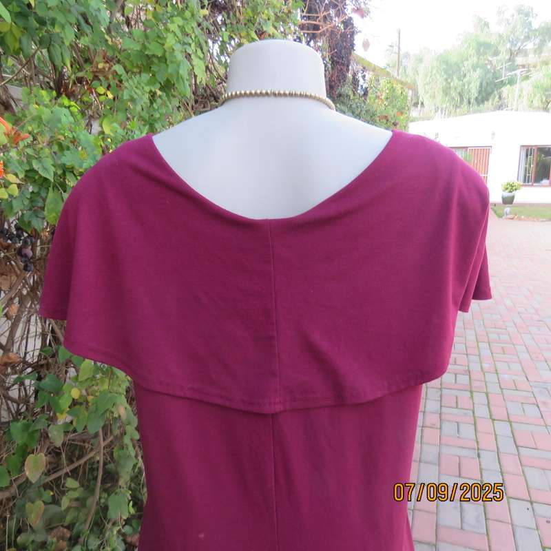 Maroon sleeveless shift dress with wide Bertha collar. Lace hem border. Size 38