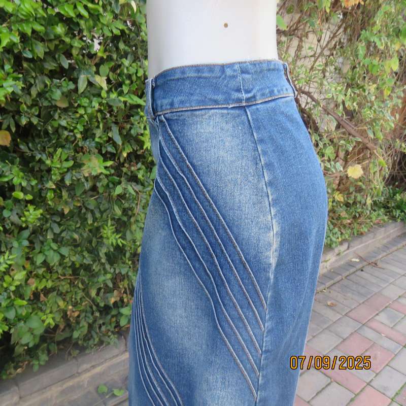 SMILEY blue denim jean 100% cotton skirt. Diagonal tucked seam decoration. Size 42