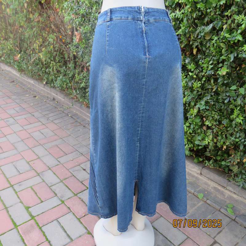 SMILEY blue denim jean 100% cotton skirt. Diagonal tucked seam decoration. Size 42
