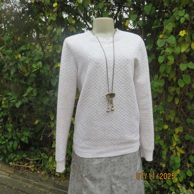 White-grey mottle slightly padded long sleeve slip over top size 38.