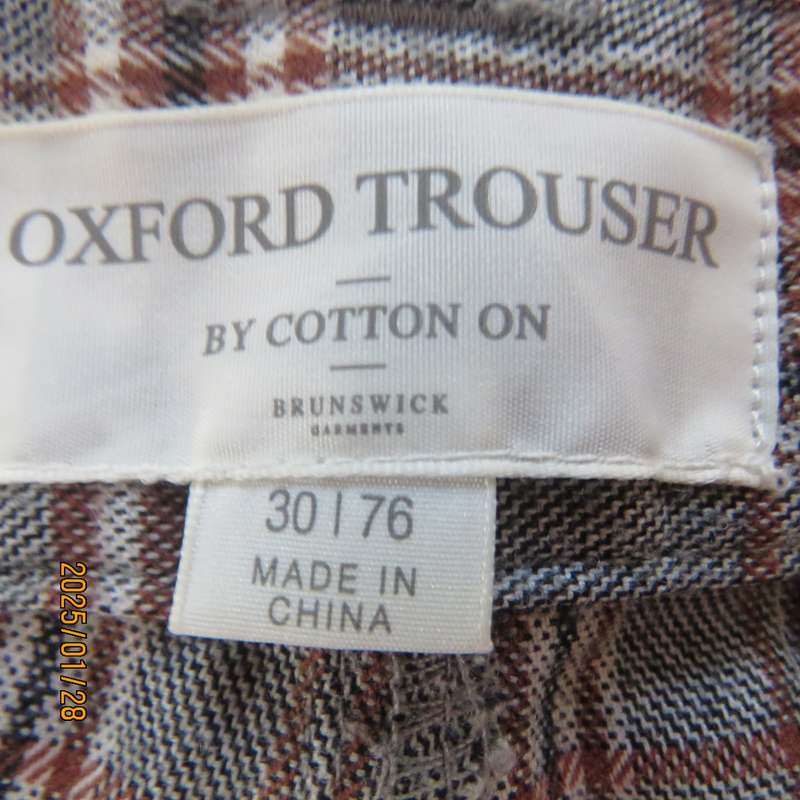 Oxford style checked men's pants by COTTON-ON size 32. Poly-viscose with little stretch. As new