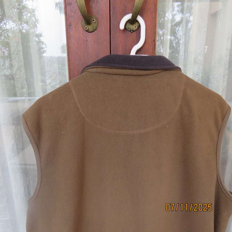 WOOLWORTHS medium brown brushed polyester zip-up waistcoat size X Large.