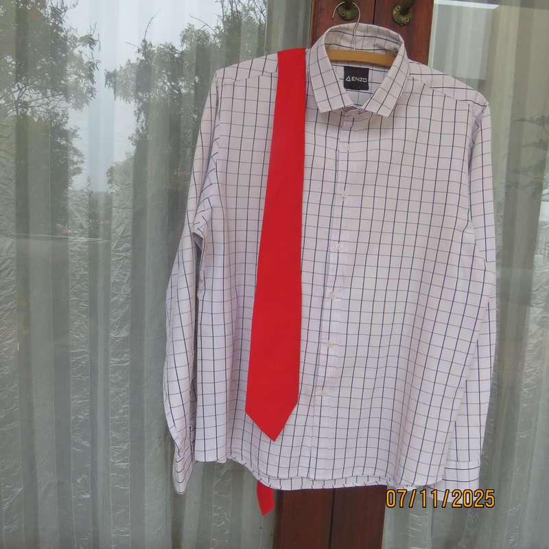 ENZO black-white long sleeve polycotton men's shirt. Yoked. Free tie. Size M
